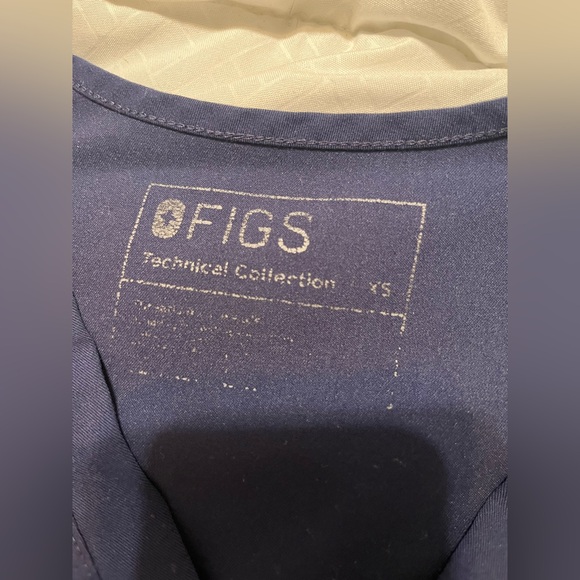 Figs Navy Scrub Set - Picture 2 of 5